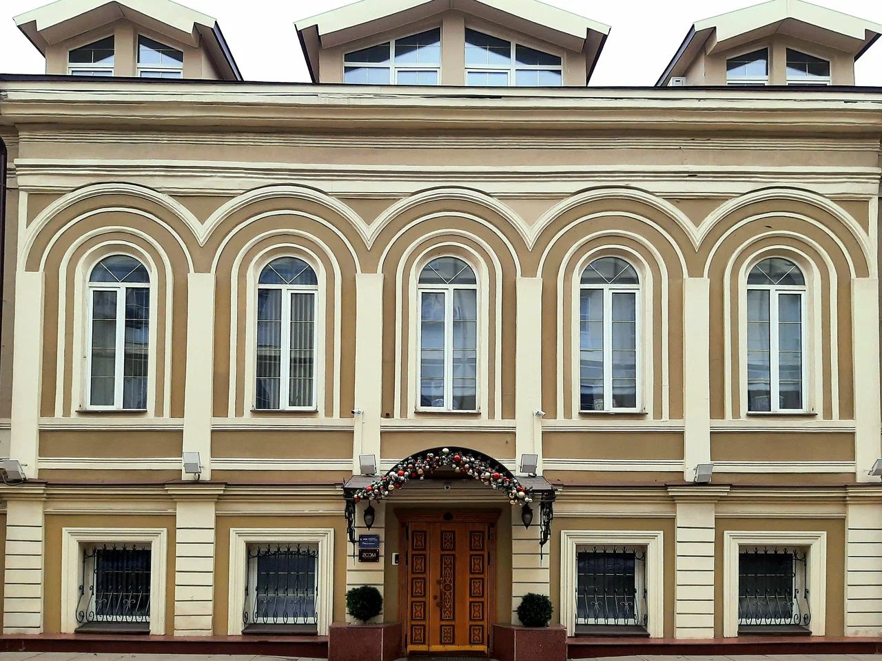 фасад дома, здание по адресу г Москва, ул Чаплыгина, д 9 стр 1 